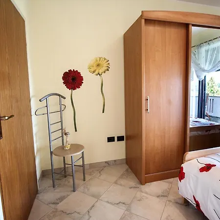 Apartman Orbanici Lägenhet