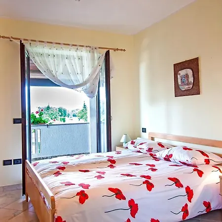 Apartman Orbanici Lägenhet *