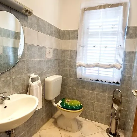 Apartman Orbanici Lägenhet *